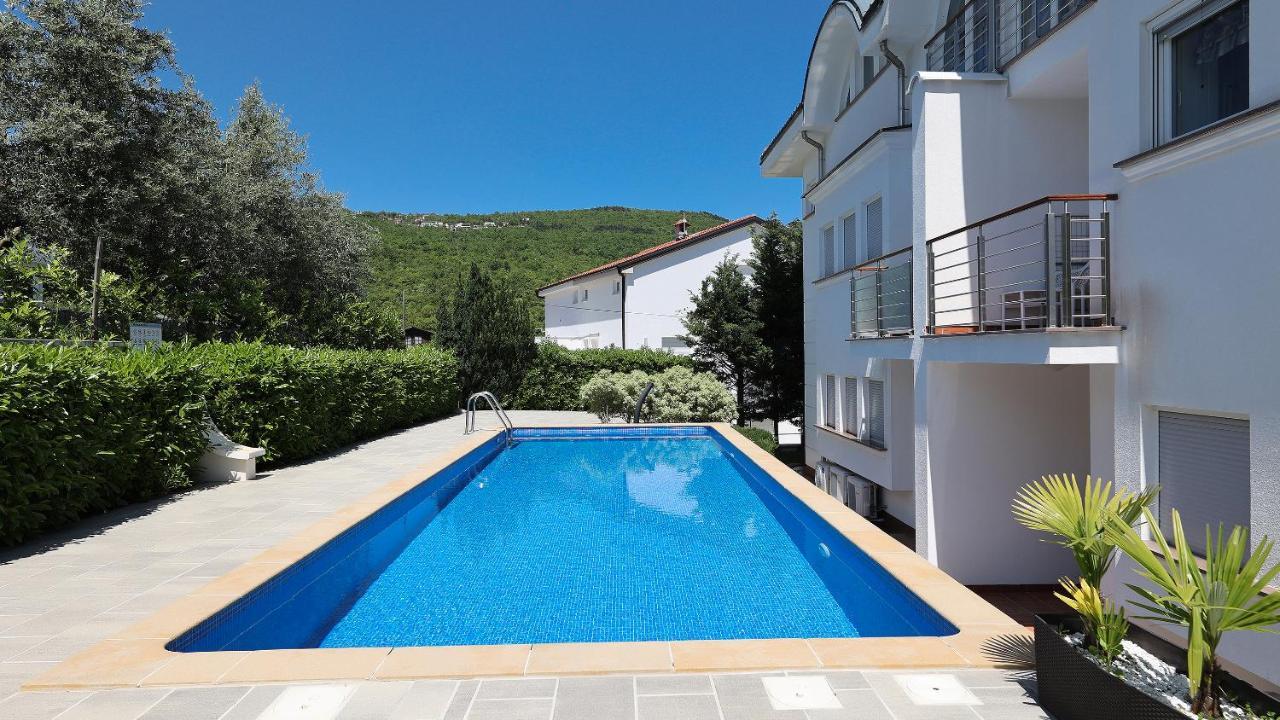 Sea View Apartment In Ičići Exterior foto