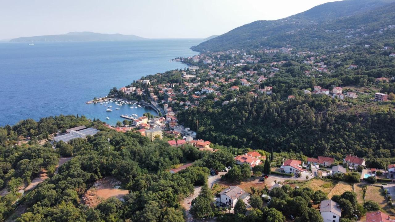 Sea View Apartment In Ičići Exterior foto